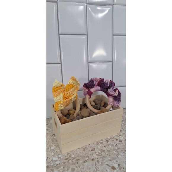 Wooden teething rings - hand made crochet - Picture 1 of 6